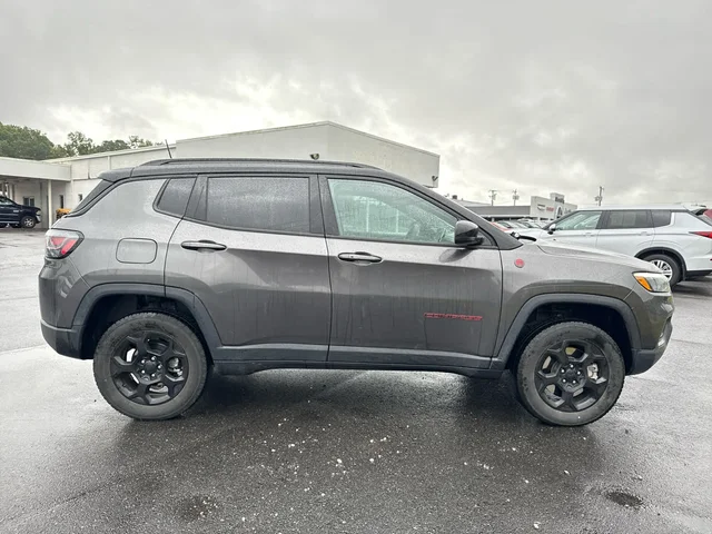 SEMINUEVOS JEEP Compass at Mt Airy in Mount Airy Toyota
