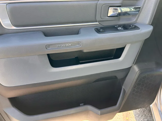 SEMINUEVOS RAM 1500 Classic a Estados en autogozo