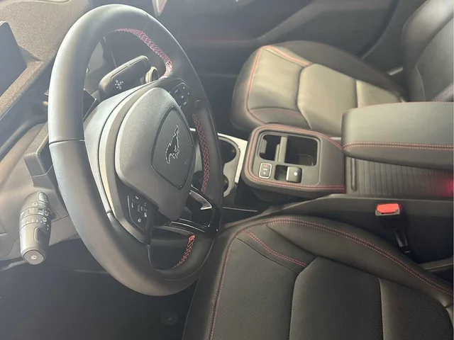 Nuevos FORD MUSTANG MACH-E à Estados chez autogozo
