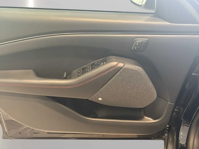 Nuevos FORD MUSTANG MACH-E à Estados chez autogozo