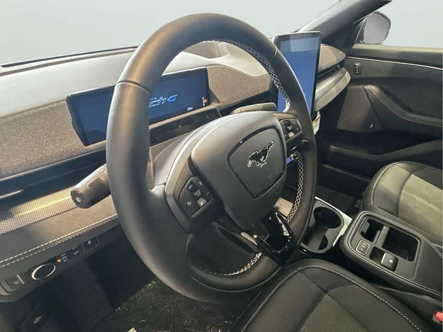 Nuevos FORD MUSTANG MACH-E à Estados chez autogozo