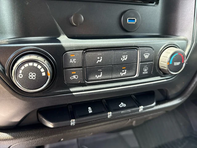 SEMINUEVOS CHEVROLET Silverado 1500 at Matthews in Liberty Buick GMC