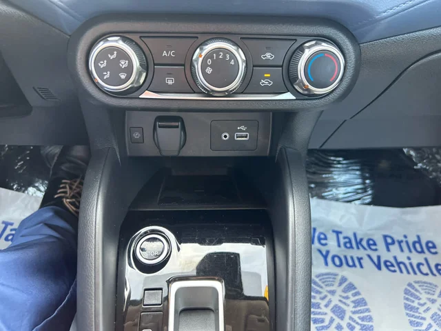 SEMINUEVOS NISSAN Versa a Estados en autogozo