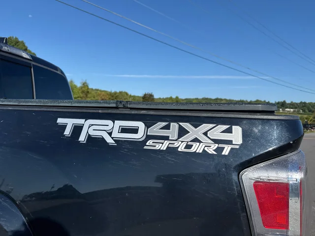 SEMINUEVOS TOYOTA Tacoma at Matthews in Liberty Buick GMC