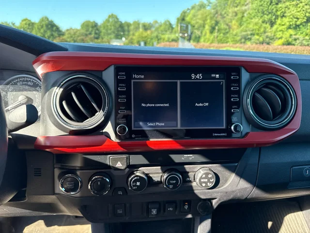 SEMINUEVOS TOYOTA Tacoma at Matthews in Liberty Buick GMC