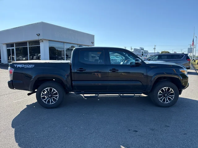 SEMINUEVOS TOYOTA Tacoma at Matthews in Liberty Buick GMC