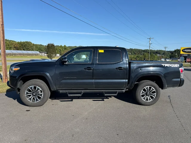 SEMINUEVOS TOYOTA Tacoma at Matthews in Liberty Buick GMC