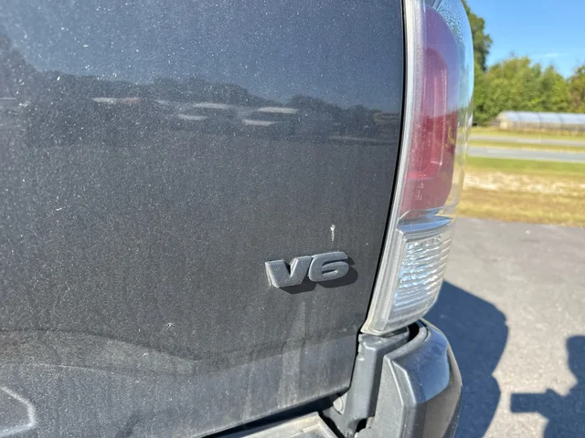 SEMINUEVOS TOYOTA Tacoma at Matthews in Liberty Buick GMC