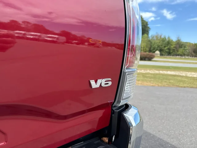 SEMINUEVOS TOYOTA Tacoma at Matthews in Liberty Buick GMC