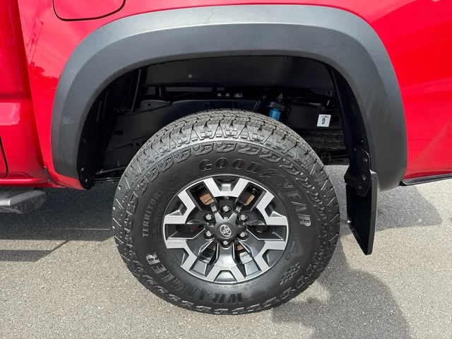 SEMINUEVOS TOYOTA Tacoma at Matthews in Liberty Buick GMC