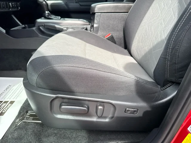 SEMINUEVOS TOYOTA Tacoma at Matthews in Liberty Buick GMC