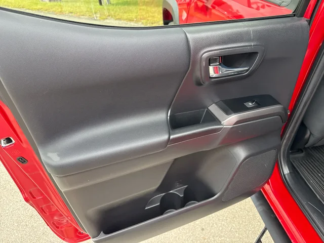 SEMINUEVOS TOYOTA Tacoma at Matthews in Liberty Buick GMC