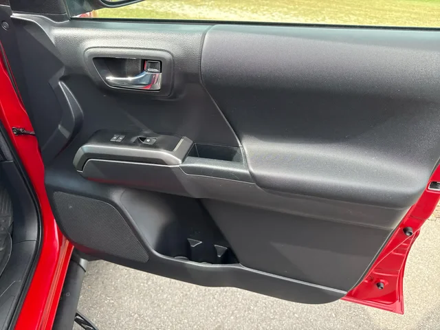 SEMINUEVOS TOYOTA Tacoma at Matthews in Liberty Buick GMC