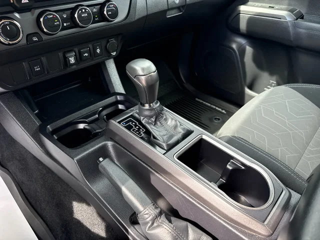 SEMINUEVOS TOYOTA Tacoma at Matthews in Liberty Buick GMC