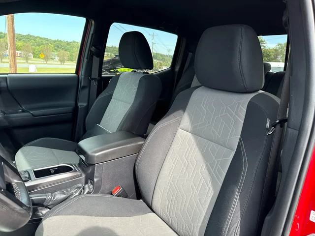SEMINUEVOS TOYOTA Tacoma at Matthews in Liberty Buick GMC