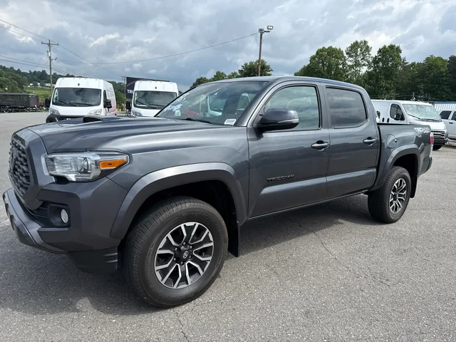 SEMINUEVOS TOYOTA Tacoma at Matthews in Liberty Buick GMC