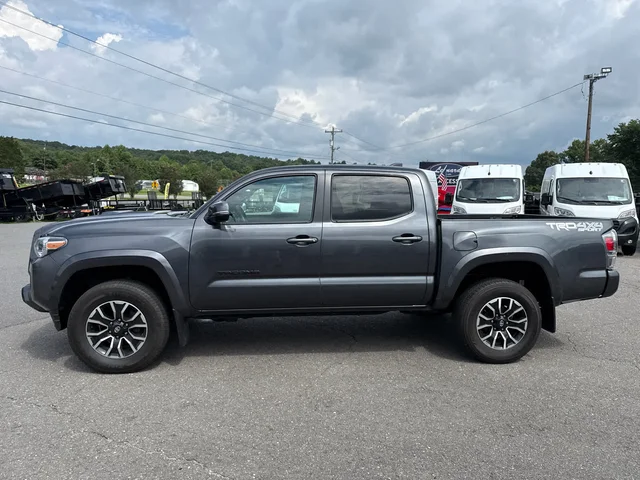 SEMINUEVOS TOYOTA Tacoma at Matthews in Liberty Buick GMC