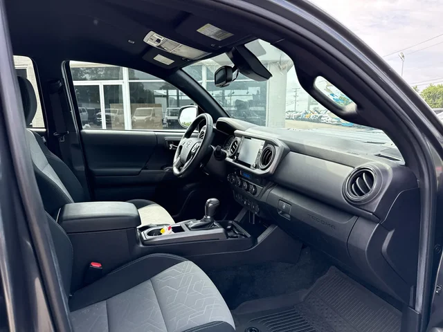 SEMINUEVOS TOYOTA Tacoma at Matthews in Liberty Buick GMC