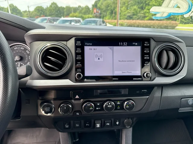 SEMINUEVOS TOYOTA Tacoma at Matthews in Liberty Buick GMC