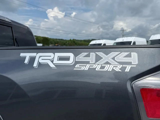 SEMINUEVOS TOYOTA Tacoma at Matthews in Liberty Buick GMC