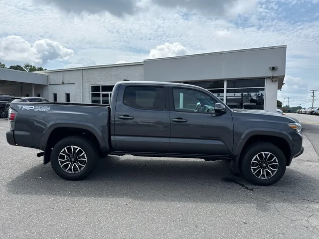 SEMINUEVOS TOYOTA Tacoma at Matthews in Liberty Buick GMC