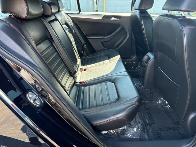 SEMINUEVOS VOLKSWAGEN Jetta a Estados en autogozo