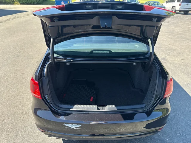 SEMINUEVOS VOLKSWAGEN Jetta a Estados en autogozo
