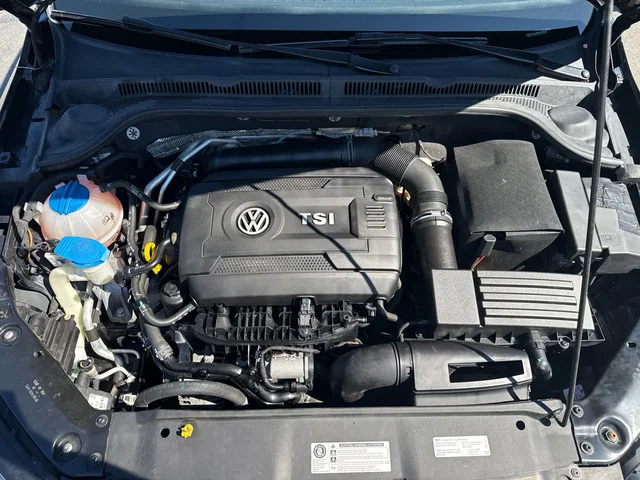 SEMINUEVOS VOLKSWAGEN Jetta a Estados en autogozo