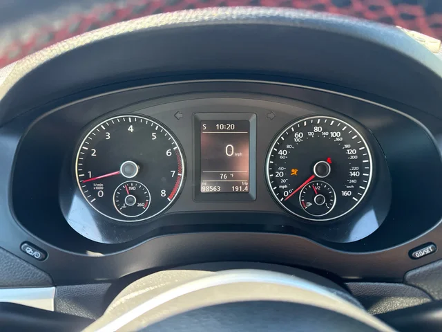 SEMINUEVOS VOLKSWAGEN Jetta a Estados en autogozo