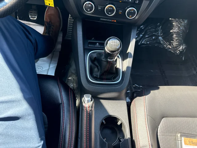 SEMINUEVOS VOLKSWAGEN Jetta a Estados en autogozo