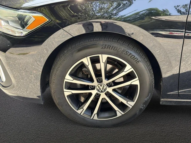 SEMINUEVOS VOLKSWAGEN Jetta a Estados en autogozo