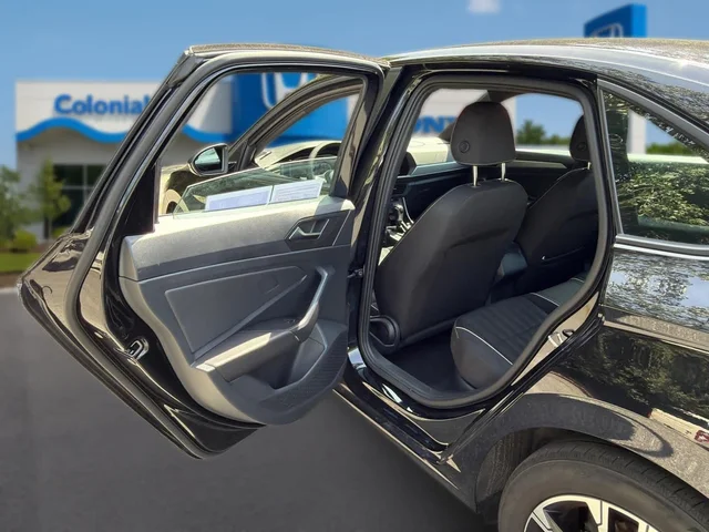 SEMINUEVOS VOLKSWAGEN Jetta a Estados en autogozo