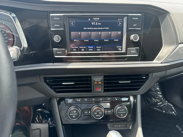 SEMINUEVOS VOLKSWAGEN Jetta a Estados en autogozo
