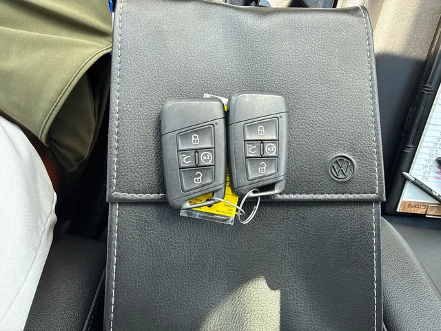 SEMINUEVOS VOLKSWAGEN Jetta a Estados en autogozo