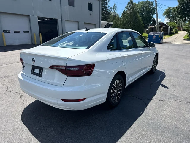 SEMINUEVOS VOLKSWAGEN Jetta a Estados en autogozo