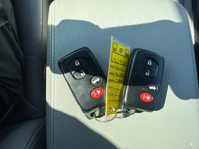 SEMINUEVOS TOYOTA Camry Hybrid a Estados en autogozo