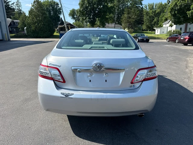 SEMINUEVOS TOYOTA Camry Hybrid a Estados en autogozo