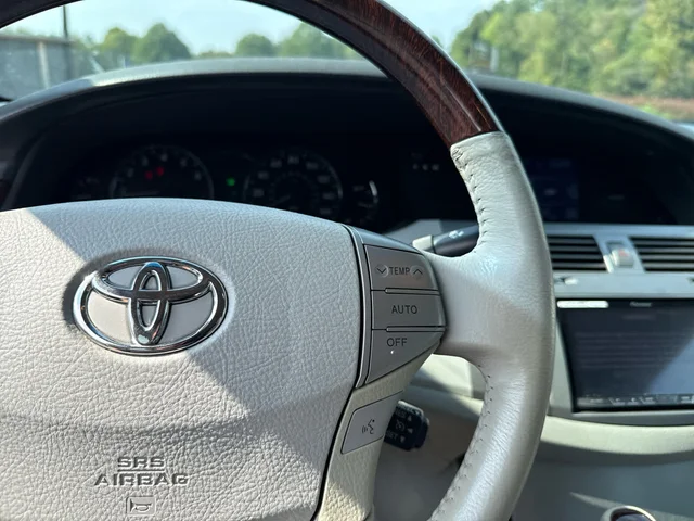 SEMINUEVOS TOYOTA Avalon at Matthews in Liberty Buick GMC