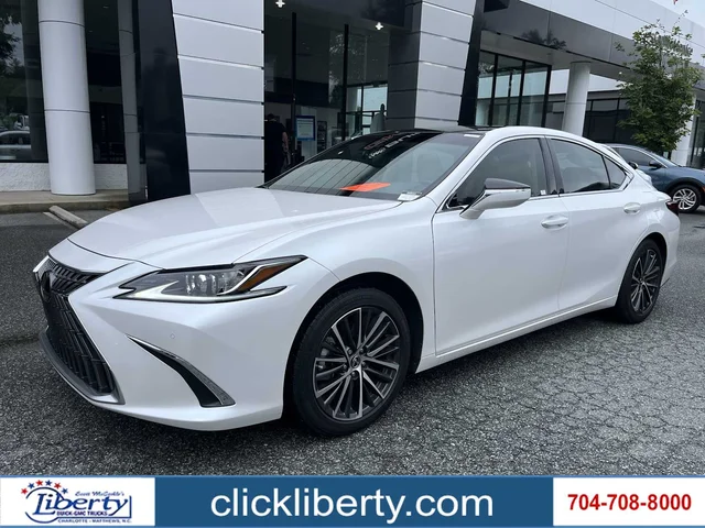 SEMINUEVOS LEXUS ES at Mt Airy in Mount Airy Toyota