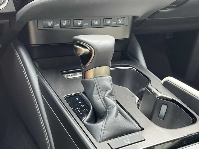 SEMINUEVOS LEXUS ES at Mt Airy in Mount Airy Toyota