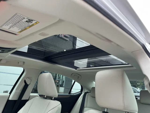 SEMINUEVOS LEXUS ES at Mt Airy in Mount Airy Toyota
