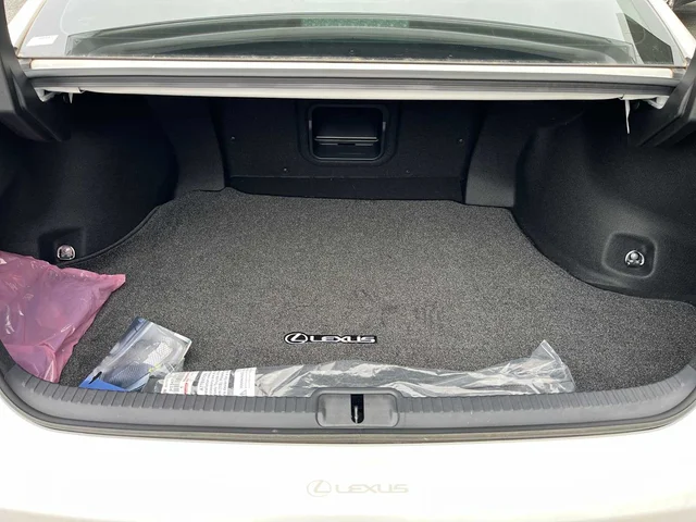 SEMINUEVOS LEXUS ES at Mt Airy in Mount Airy Toyota