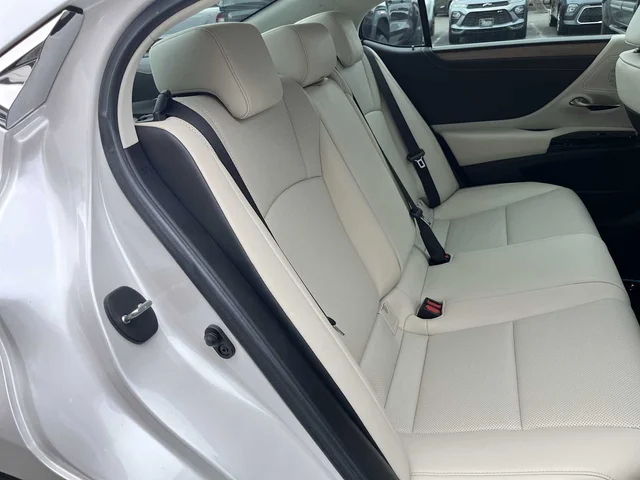 SEMINUEVOS LEXUS ES at Mt Airy in Mount Airy Toyota