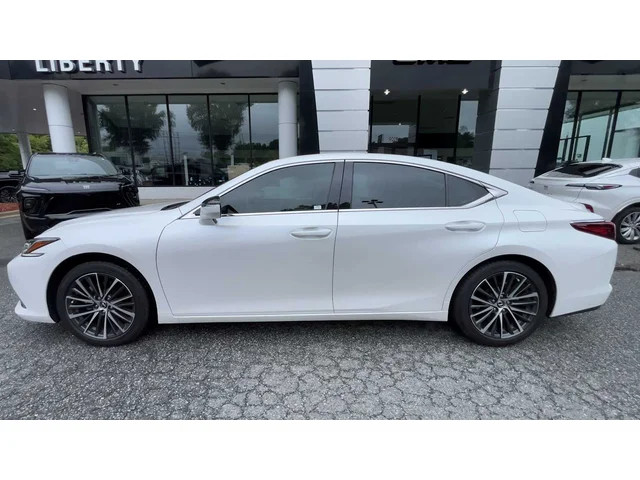 SEMINUEVOS LEXUS ES at Mt Airy in Mount Airy Toyota