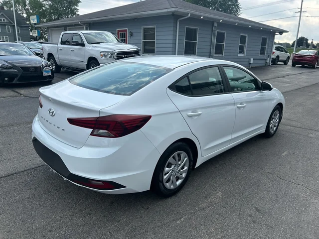 SEMINUEVOS HYUNDAI Elantra a Estados en autogozo