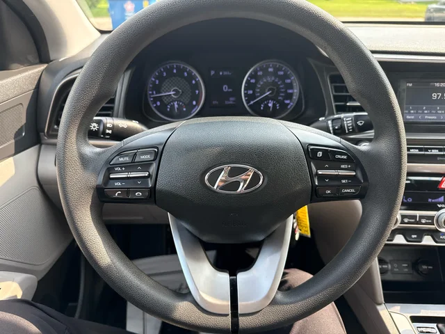 SEMINUEVOS HYUNDAI Elantra a Estados en autogozo