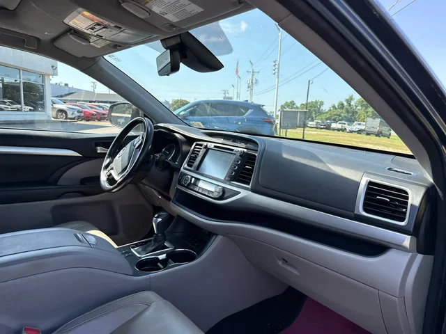 SEMINUEVOS TOYOTA Highlander at Mount Airy in Mount Airy Chrysler Dodge Jeep Ram Fiat