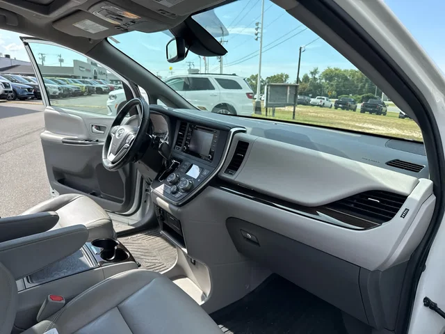 SEMINUEVOS TOYOTA Sienna at Matthews in Liberty Buick GMC