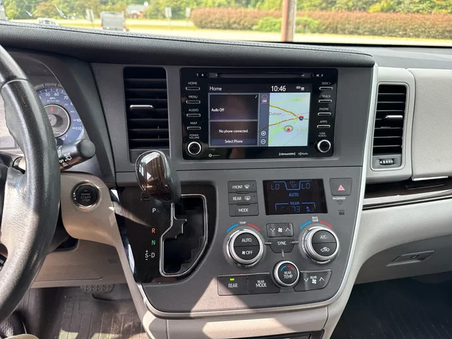 SEMINUEVOS TOYOTA Sienna at Matthews in Liberty Buick GMC