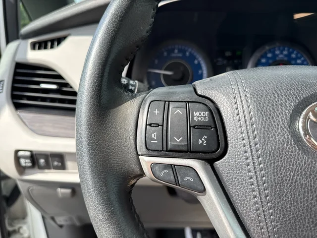 SEMINUEVOS TOYOTA Sienna at Matthews in Liberty Buick GMC